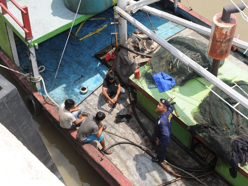 2 Bot Nelayan Tempatan Bersama Awak Awak Vietnam Ditahan