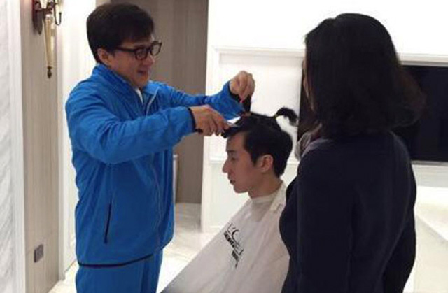 Jackie Chan Potong  Rambut  Simbolik Mahu Anak  Berubah 