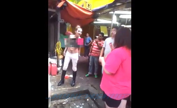 VIDEO Viral Wanita Buka Baju  Gaduh Di  Petaling Street 