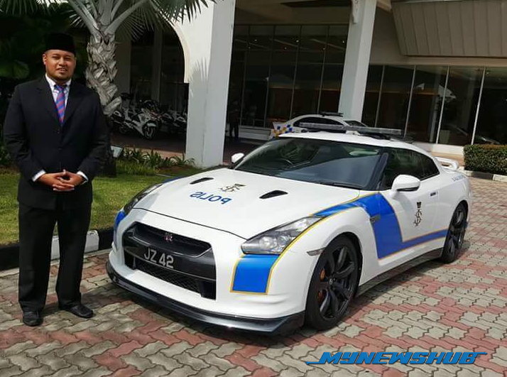 Sultan Ibrahim Hadiahkan Nissan GT-R Kepada Polis Johor 