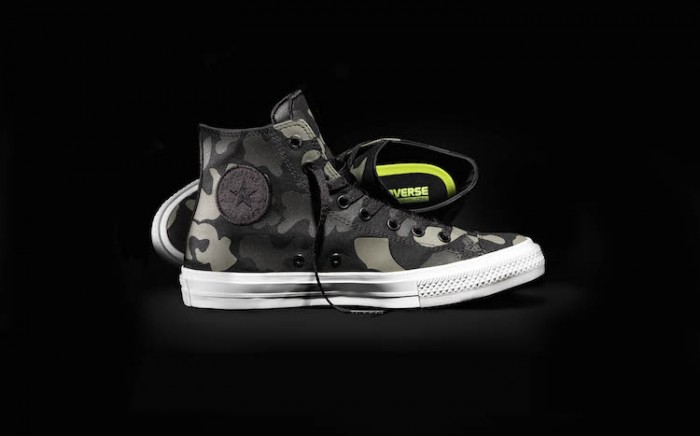 Chuck_II_reflective_blackcamo_withoutII-700x436