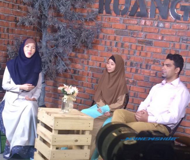 Harinder bersama Aliza Kim dalam Into Taqwa #PenghijrahanFenomena TV Al Hijrah