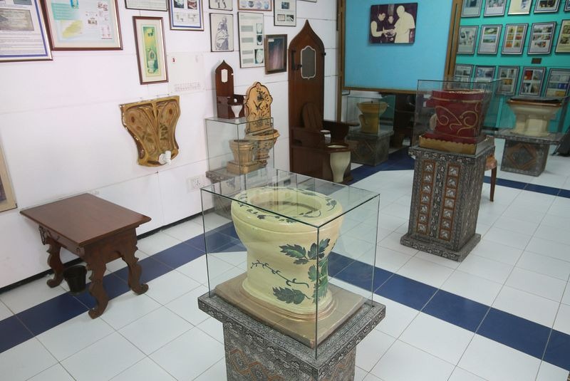 sulabh-international-museum-of-toile[12]