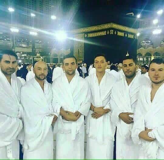 Mesut Ozil Tunai Umrah Menjelang EURO 2016