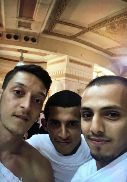 Mesut Ozil Tunai Umrah Menjelang EURO 2016