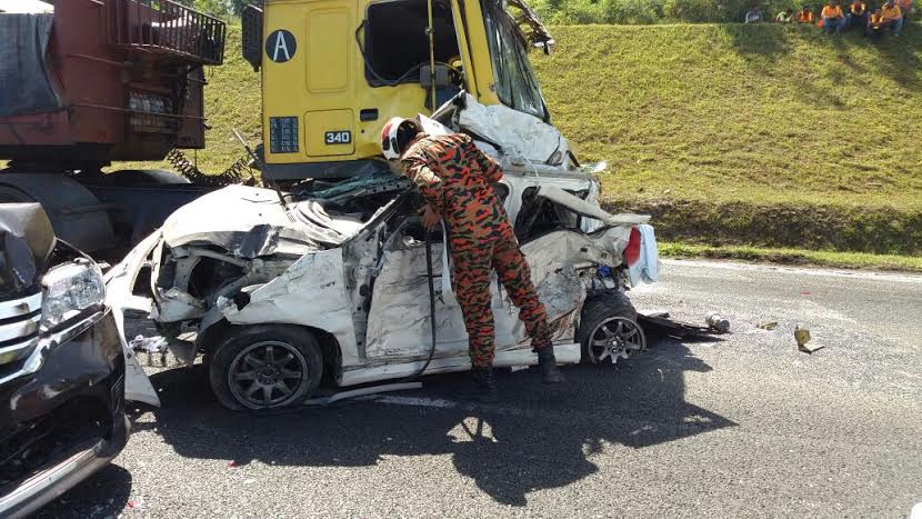 2 Maut Dalam Kemalangan Babitkan 16 Kenderaan