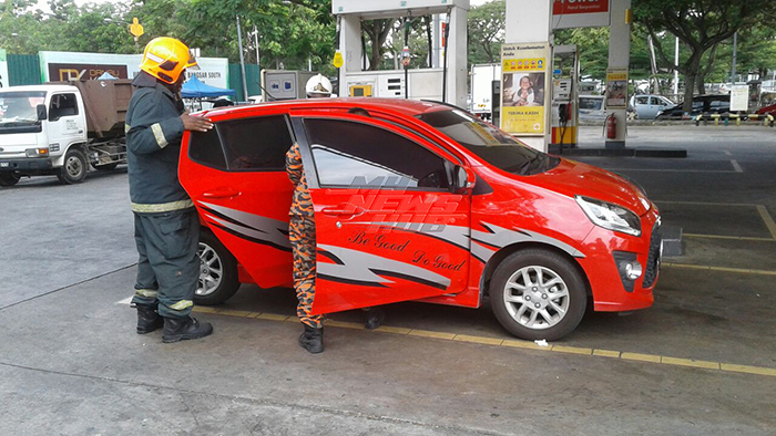 Akibat Jawab HP Di Stesen Minyak, Wanita Parah Melecur