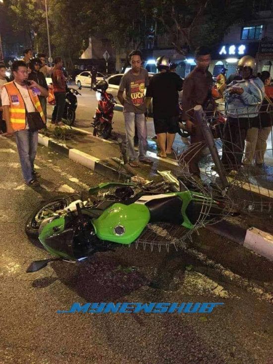 Wanita Putus Kaki Digilis Rider Langgar Lampu Isyarat