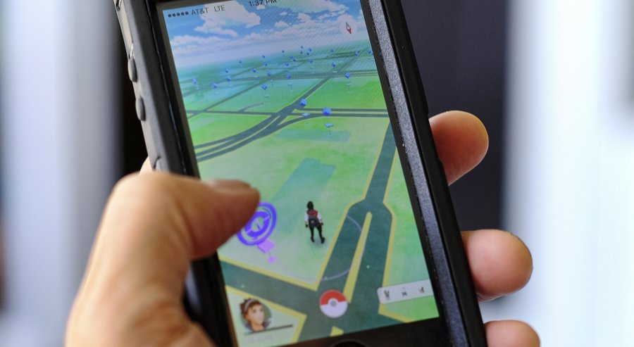 Obses Pokemon Go, 2 Remaja Jatuh Tebing