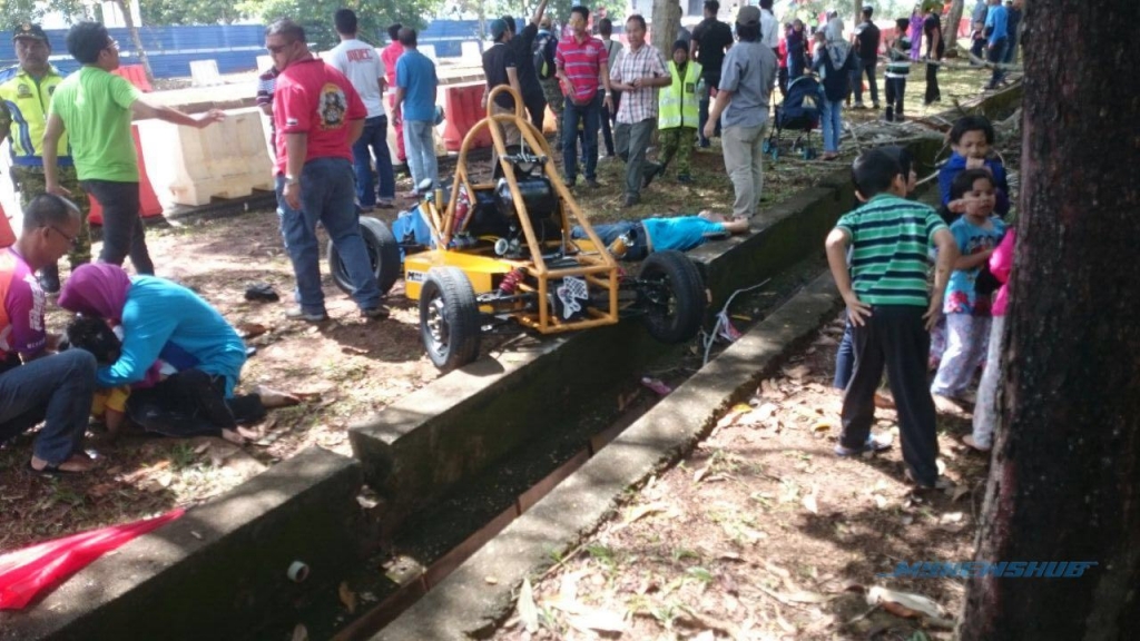 Video: Go Kart Rempuh Penonton, Dua Beranak Maut