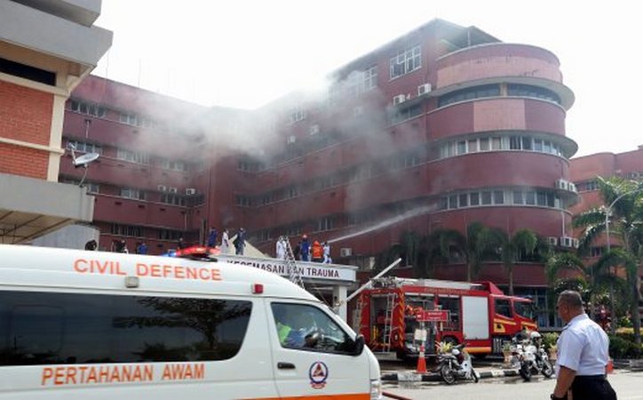 Kebakaran di wad Unit Rawatan Rapi (ICU) Hospital Sultanah Aminah (HSA), Johor Bahru.