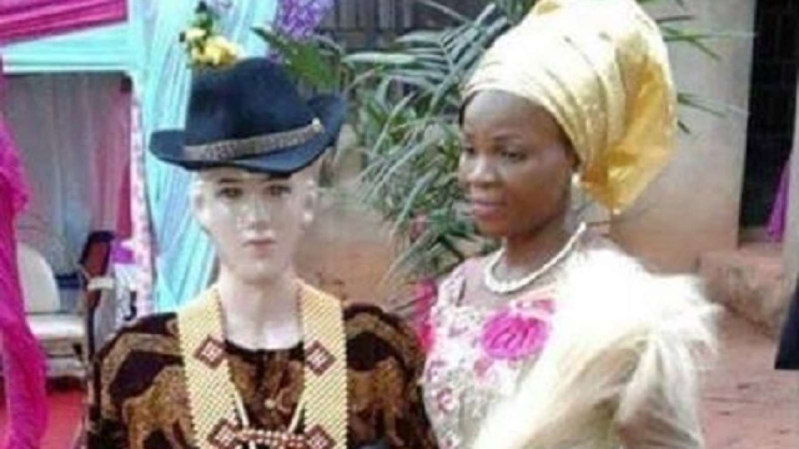 Kecoh Wanita Nigeria Kahwini Patung Mat Saleh