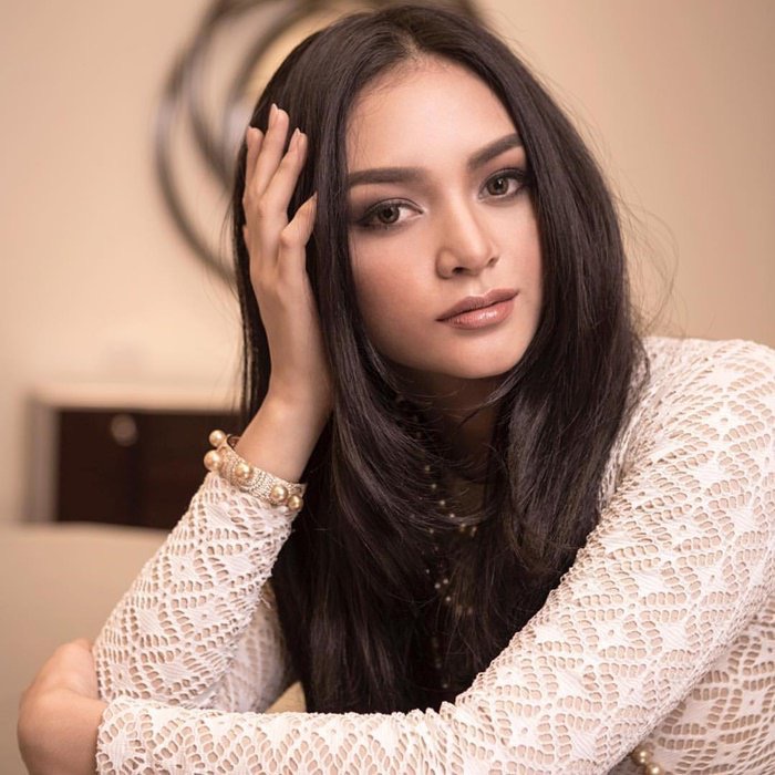 'Kembar' Neelofa Pemenang Ratu Cantik, Tinggal Di Filipina