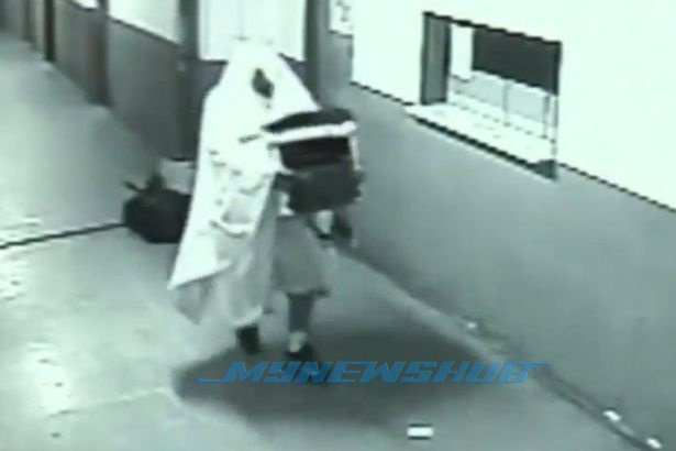 CCTV Rakam 'Hantu' Curi Printer Dan Komputer