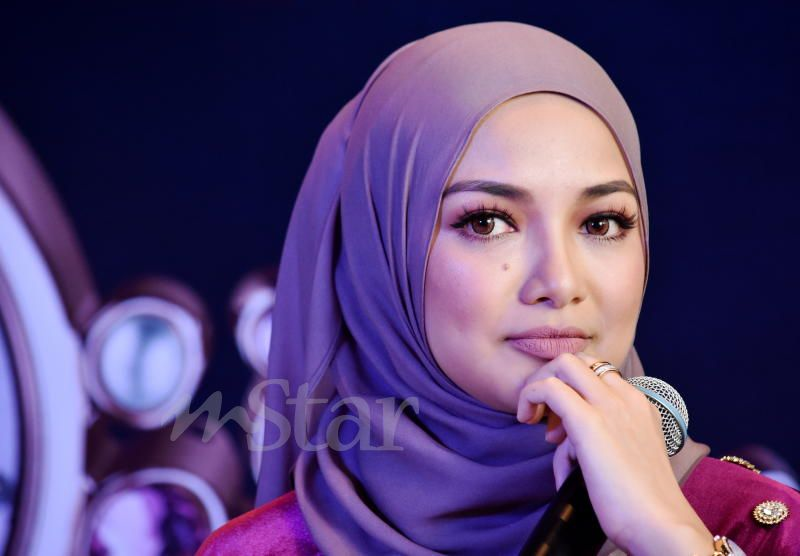 Neelofa Tak Kecil Hati Jadi Bahan Lawak MLM 2017