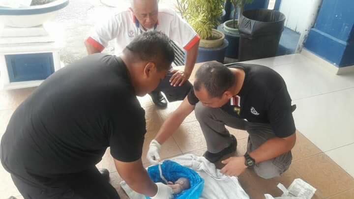 Pelajar Kolej Buang Bayi Dalam Bilik Asrama