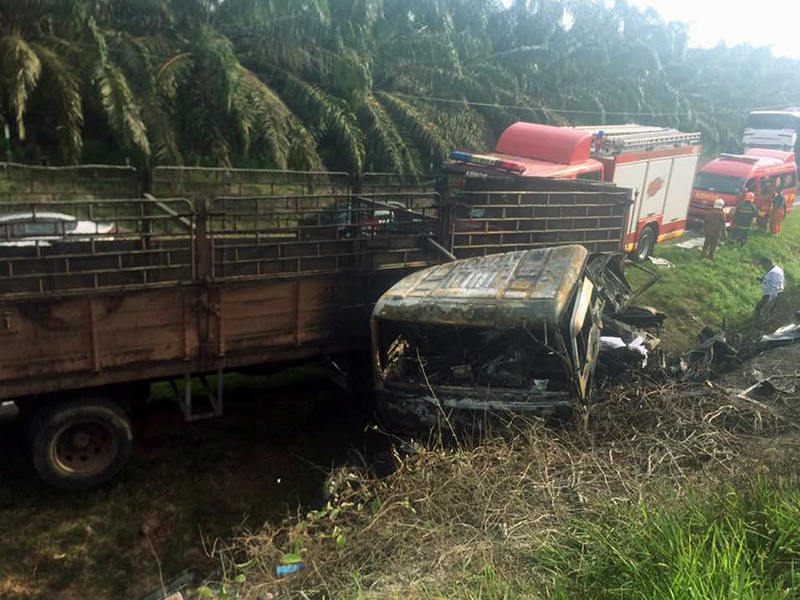 Lapan Maut Termasuk Enam Rentung Kemalangan