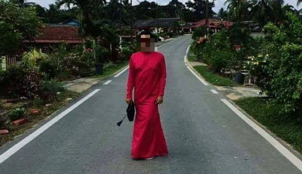 "Ini Jubah Atau Dress Perempuan? Gelilah!"