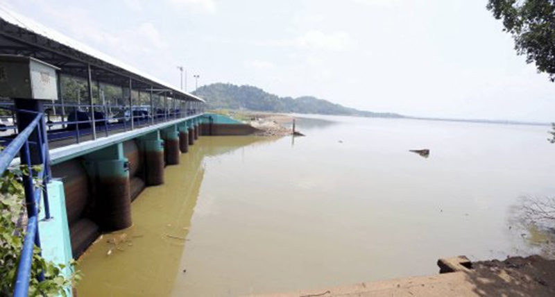 Kolam bukit merah