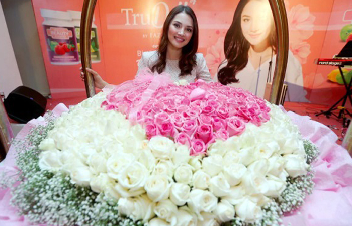 500 Kuntum Mawar  Surprise Fattah Buat Fazura MYNEWSHUB