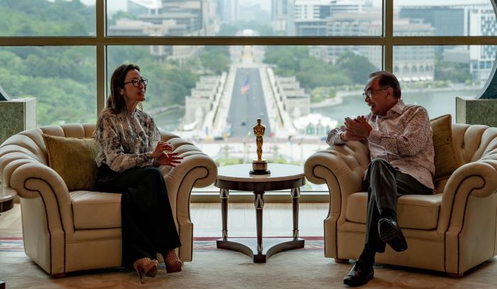 Perdana Menteri Terima Kunjungan Hormat Michelle Yeoh