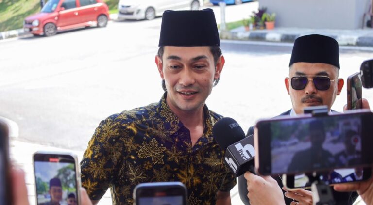 Rasa Sayang Saya Makin Bertambah-Tambah – Farid Kamil